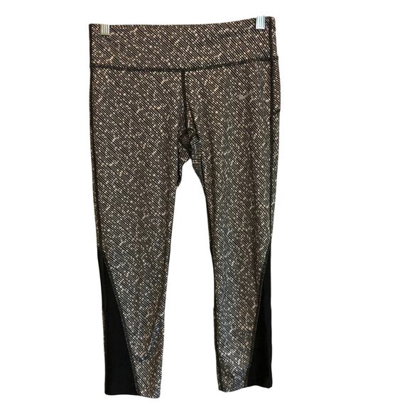 Nike Dri Fit Capri Leggings Womens Small Running Gym Yoga Meteor Black White - Picture 1 of 8